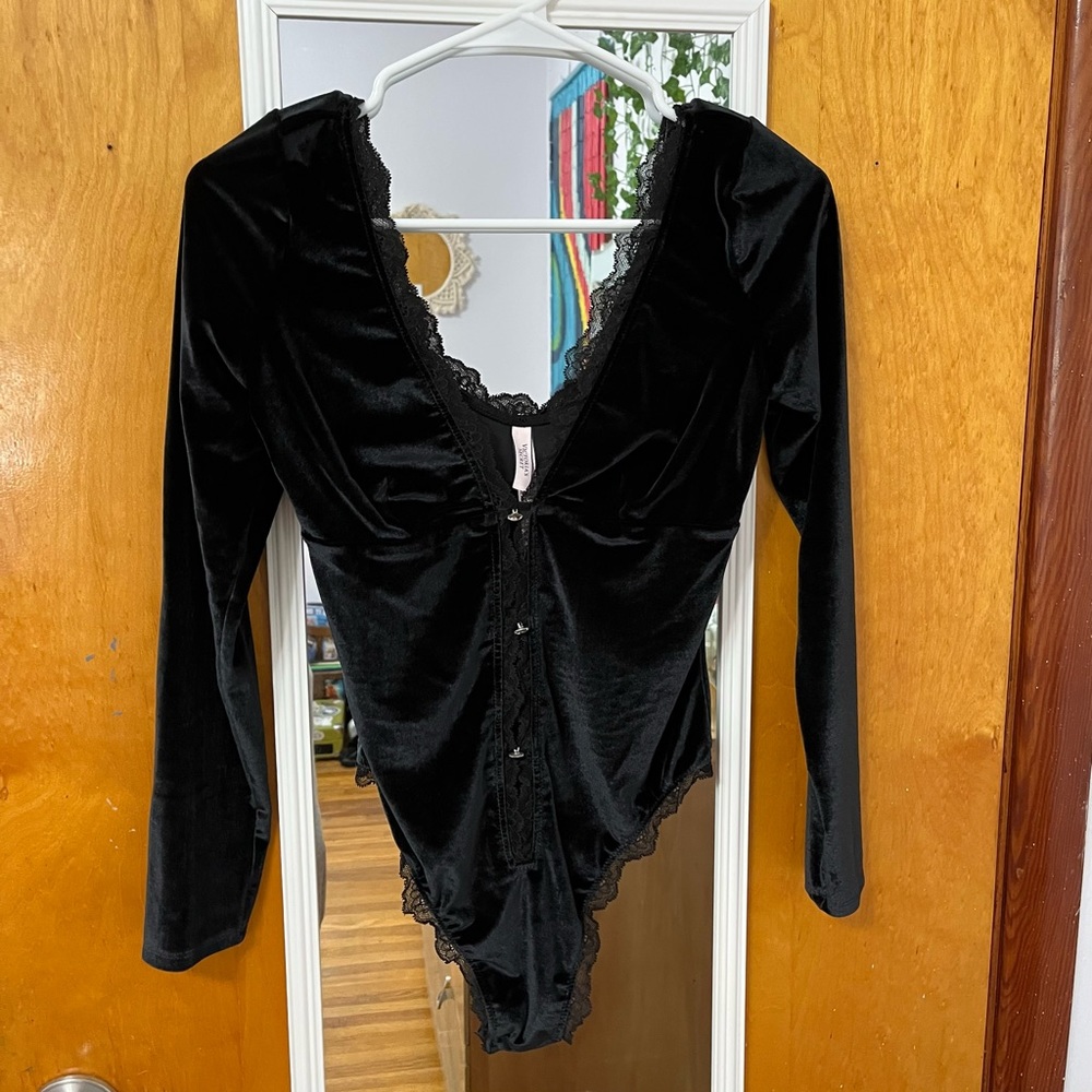 NWOT Victoria’s Secret Velvet Lace Bodysuit